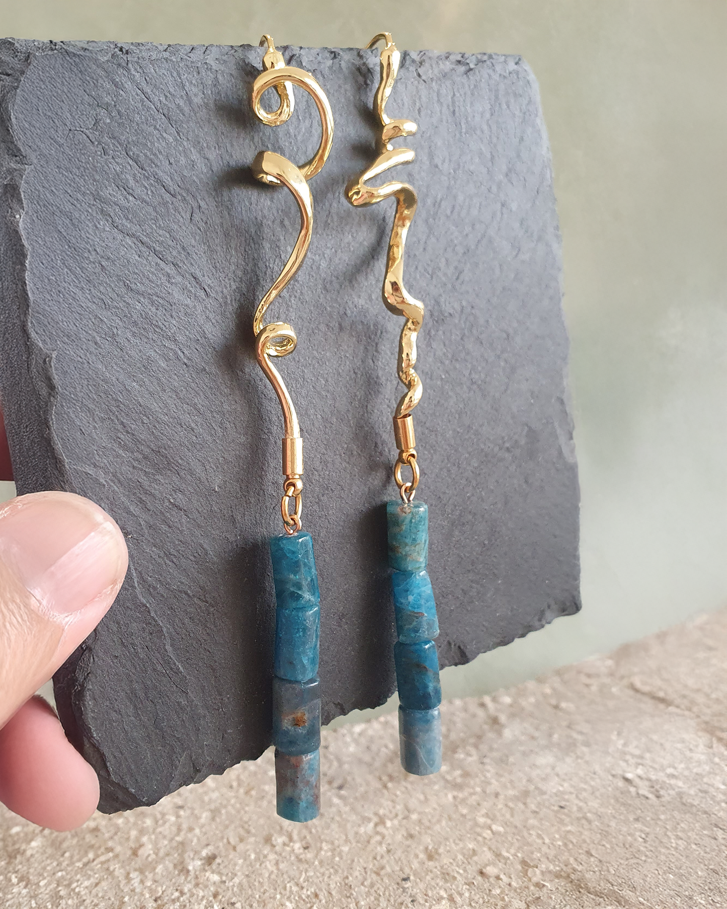 עגילי רוח כחולים