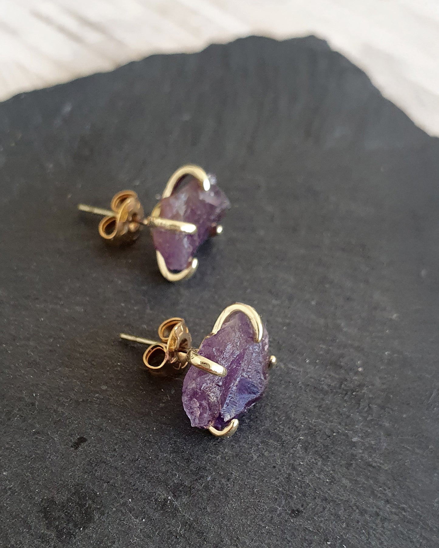 עגילי אגם סגולים