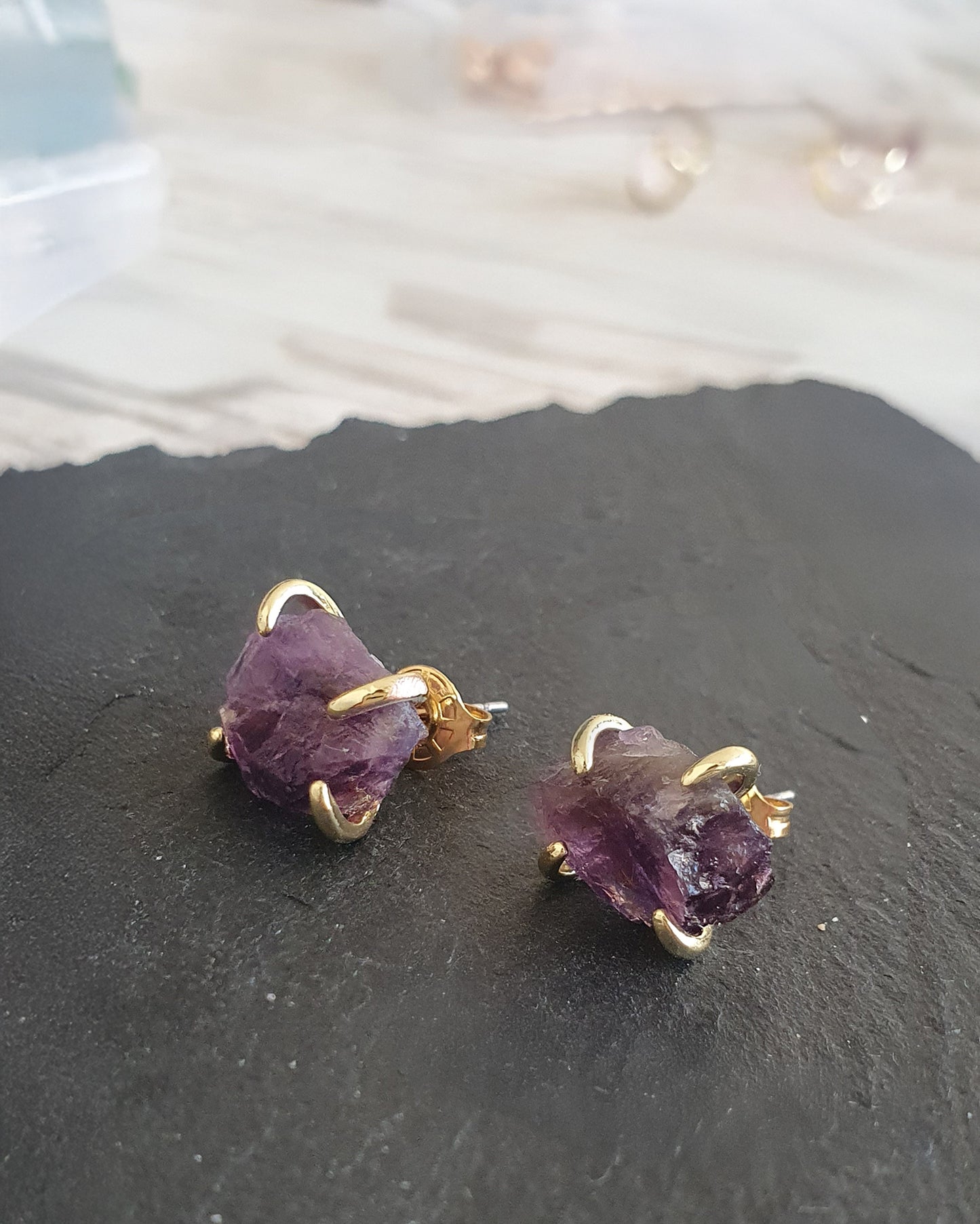 עגילי אגם סגולים