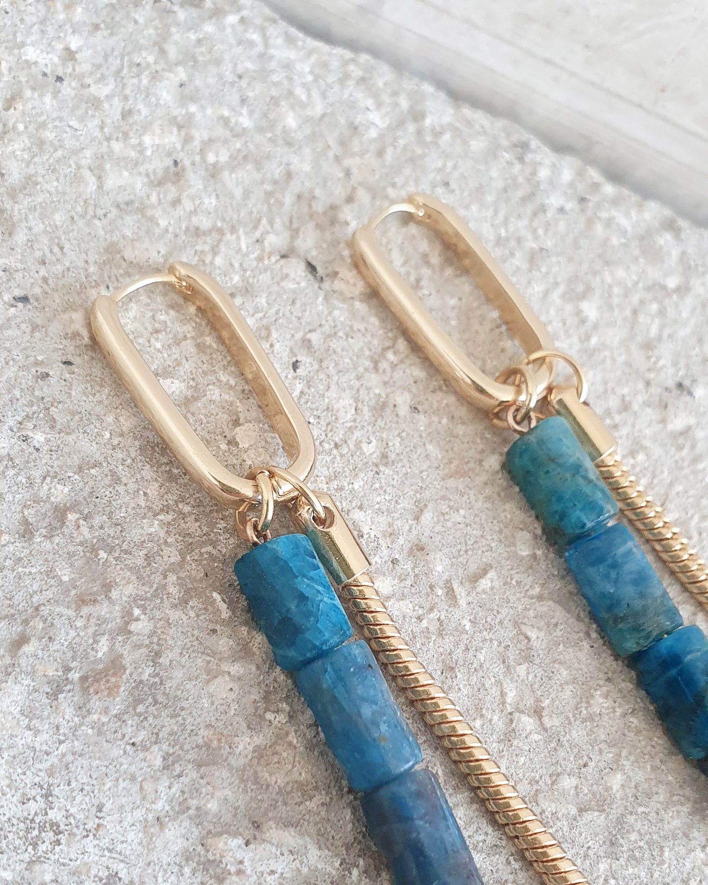 עגילי נהר כחול